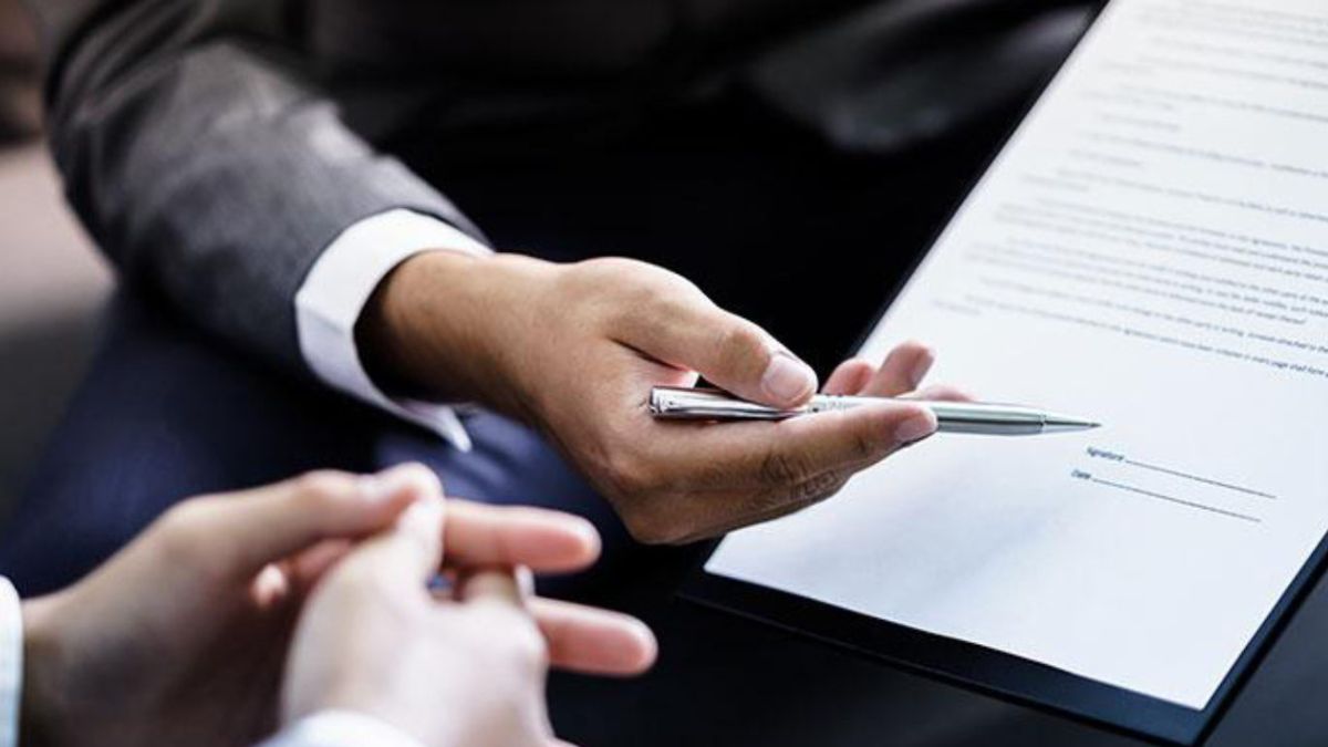 Sales Teams to Manage Signed Contracts