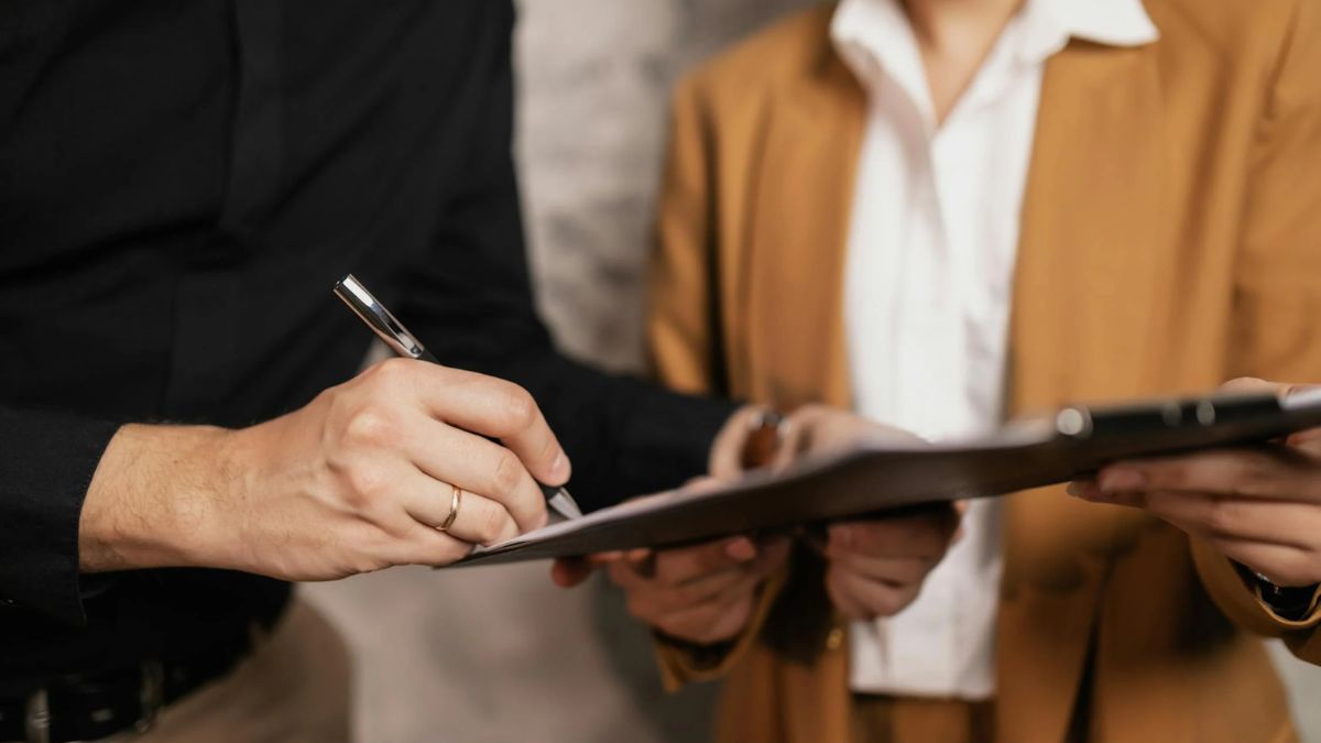 Contract compliance in a tariff-heavy regulatory environment for businesses