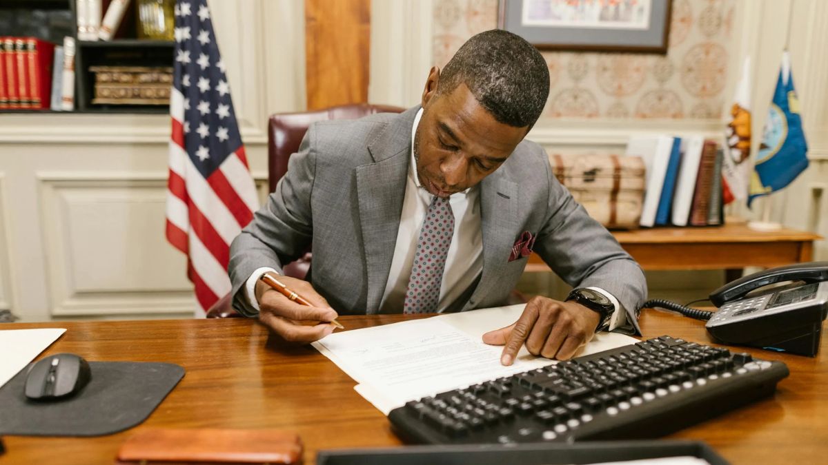 How to Renegotiate Contracts When Tariff Policies Change