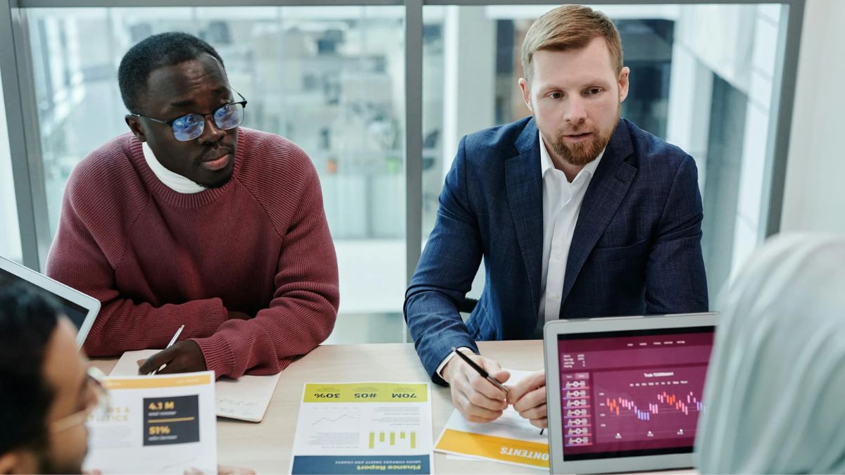 AI software helping a sales team create consistent and professional sales proposals