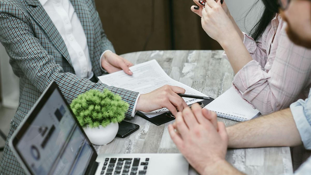 5 Signs You Need Contract Management Software for Your Small Business