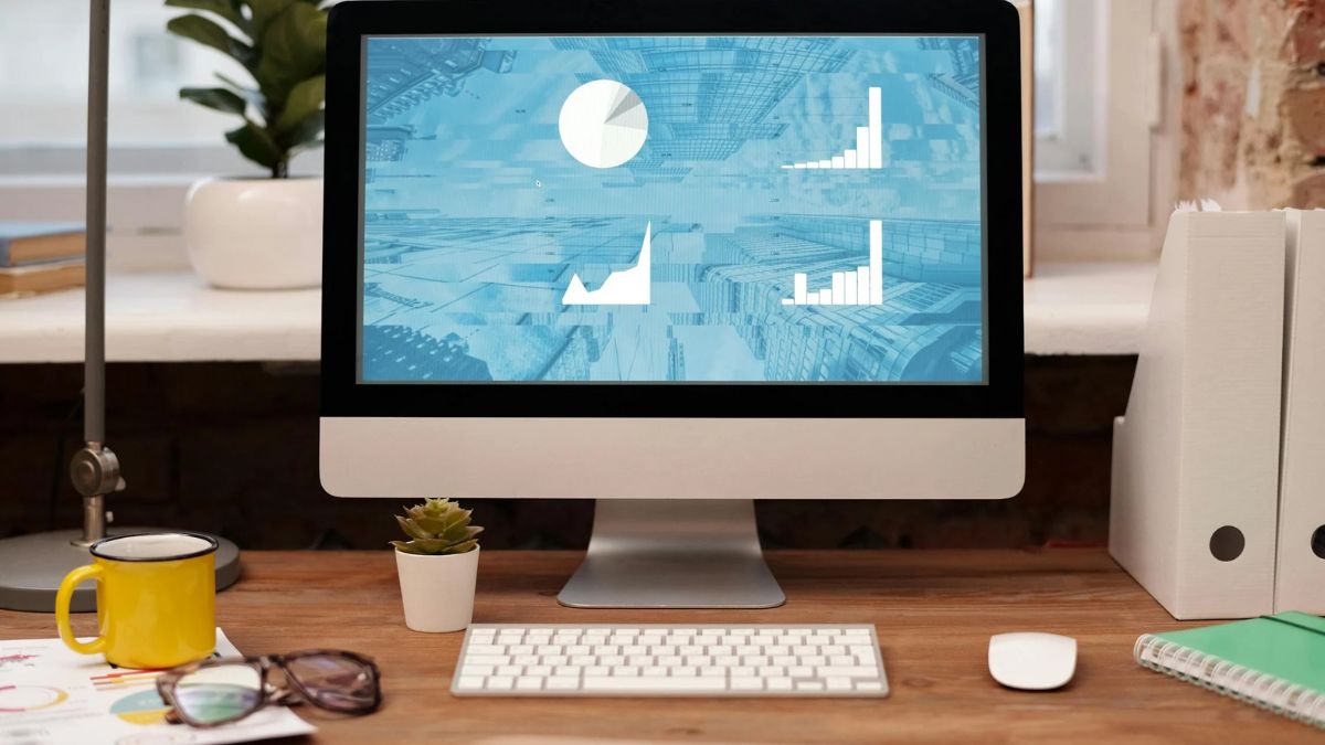 Sales and legal teams collaborating to close deals faster using Legitt AI